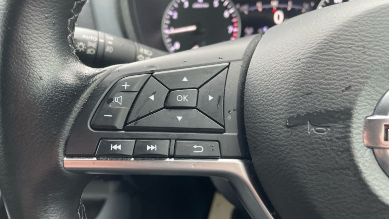 Nissan Juke 1.0 DiG-T 114 Tekna 5dr Petrol Hatchback